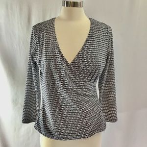 Jonrs New York vneck surplice knit top size M